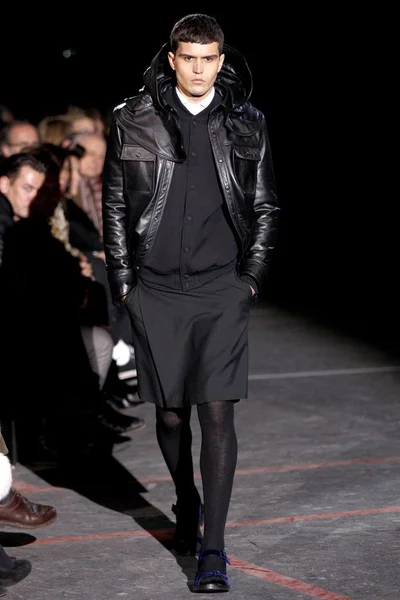 Look 8
